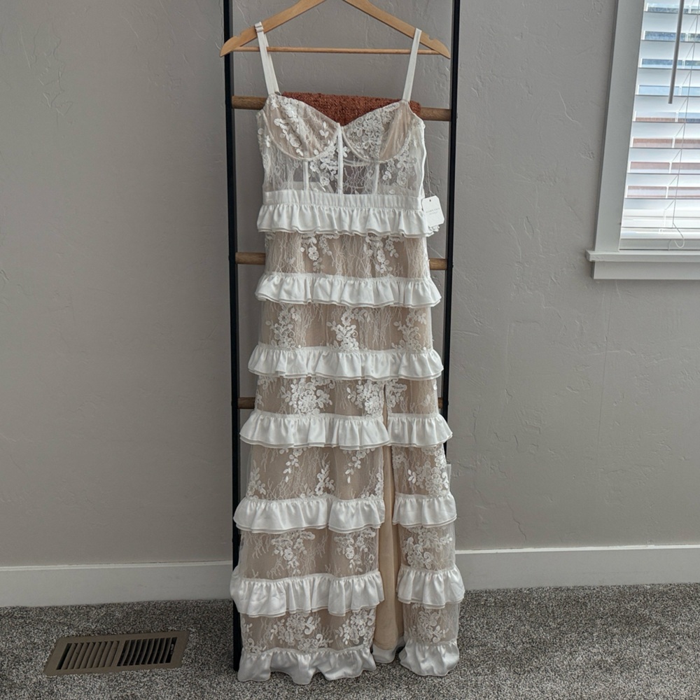Elegant White Lace Dress